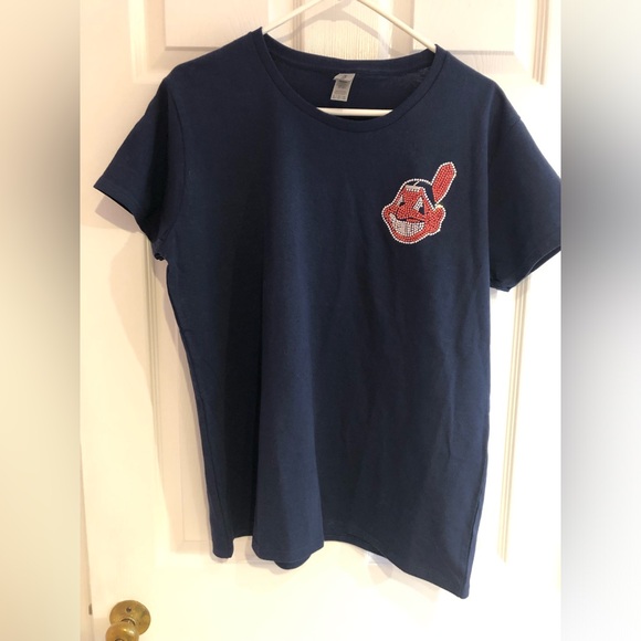 Gildan Cleveland Indians Chief Wahoo Women’s T-Shirt - Picture 1 of 6